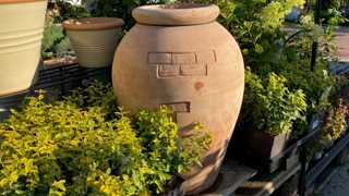 Italská venkovní keramika