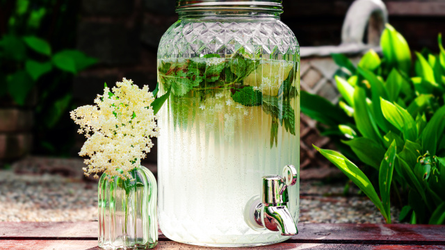 Nádoby na vodu a termosky