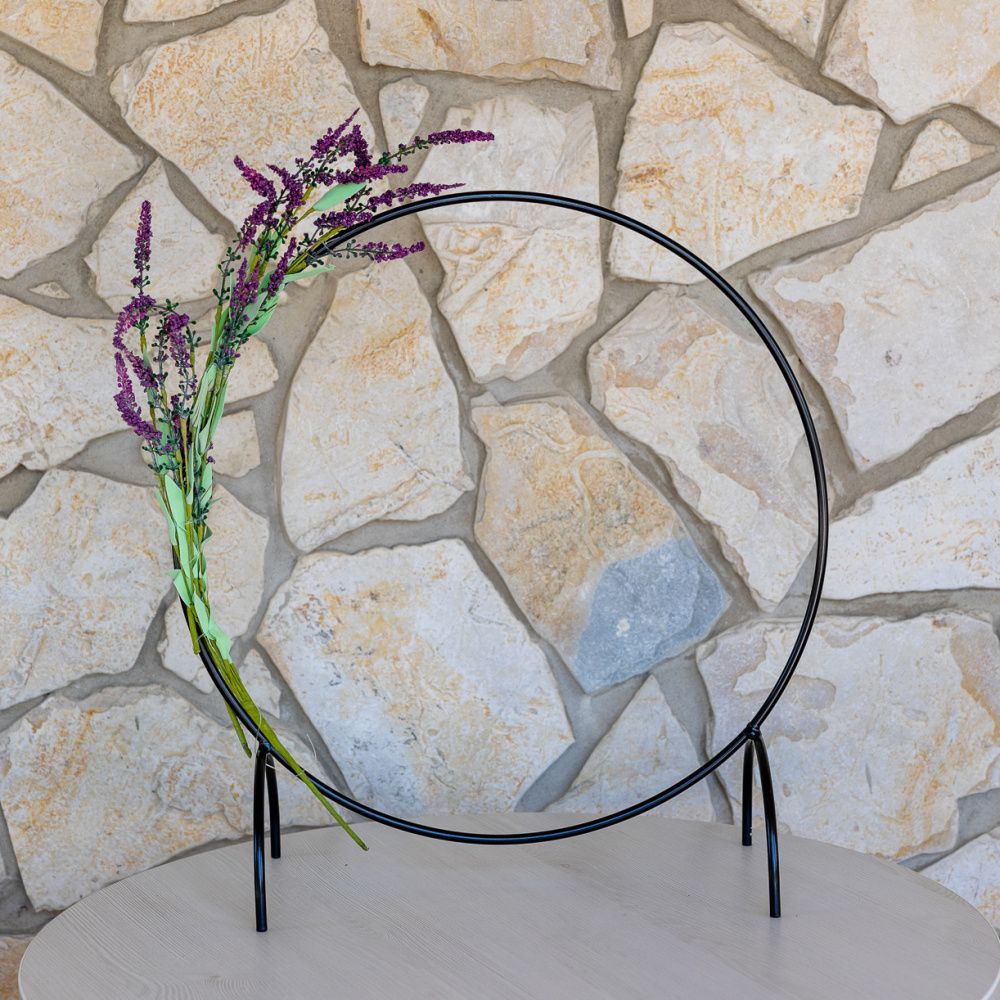 Dekorace kruh RUAHA na nohách kovový 50/90cm-0