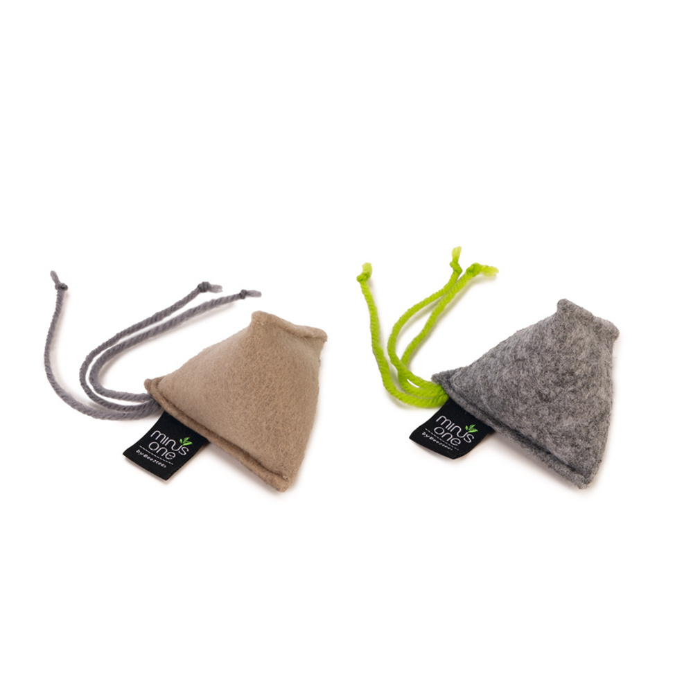 Hračky a doplňky - Hračka pyramida MINUS ONE filcová hnědá/šedá 2ks