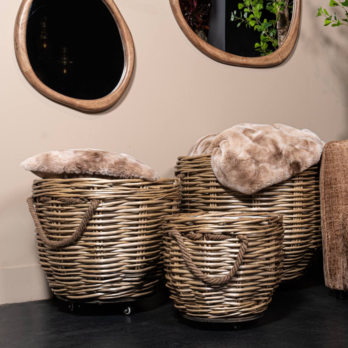 Koš proutěný na kolečkách DARRETT se 2 uchy a igelitem 42cm-0