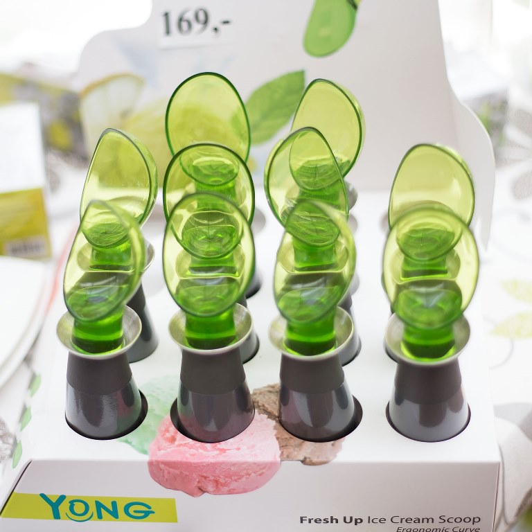 Naběračka na zmrzlinu  plast-0