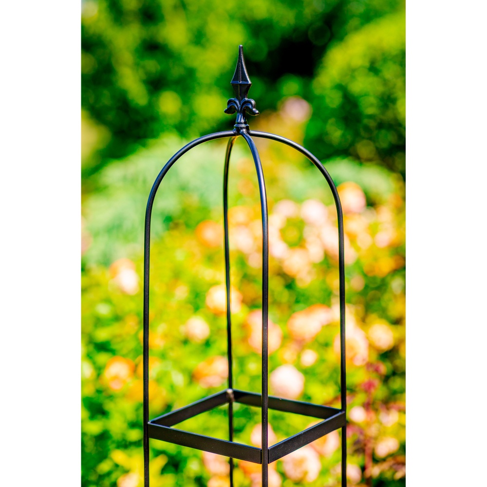 Opora/obelisk VUOKSA hranatá se špicí kovová 150/175/200/240cm-1