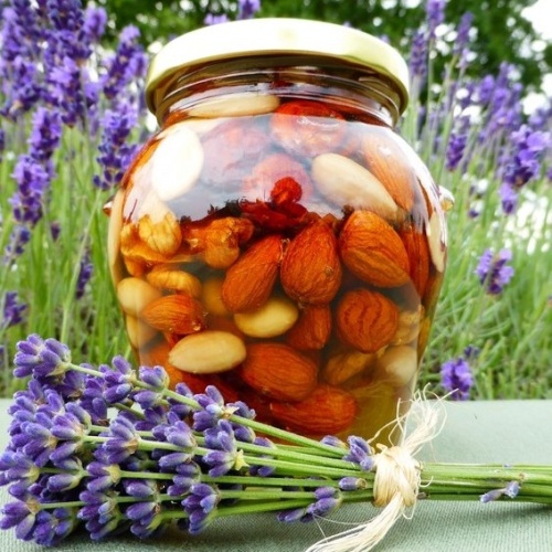 Sladké pochoutky - Ořechy v medu 180g