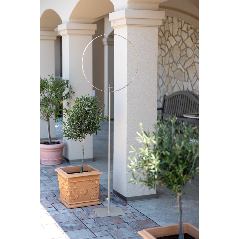 Svícen kruhový HILMAND na 1 svíčku na podstavci kovový černý 190cm-0